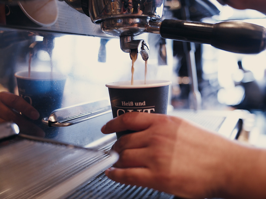 Ob in unserem Café oder To-Go: unser Espresso schmeckt nach dolce vita!